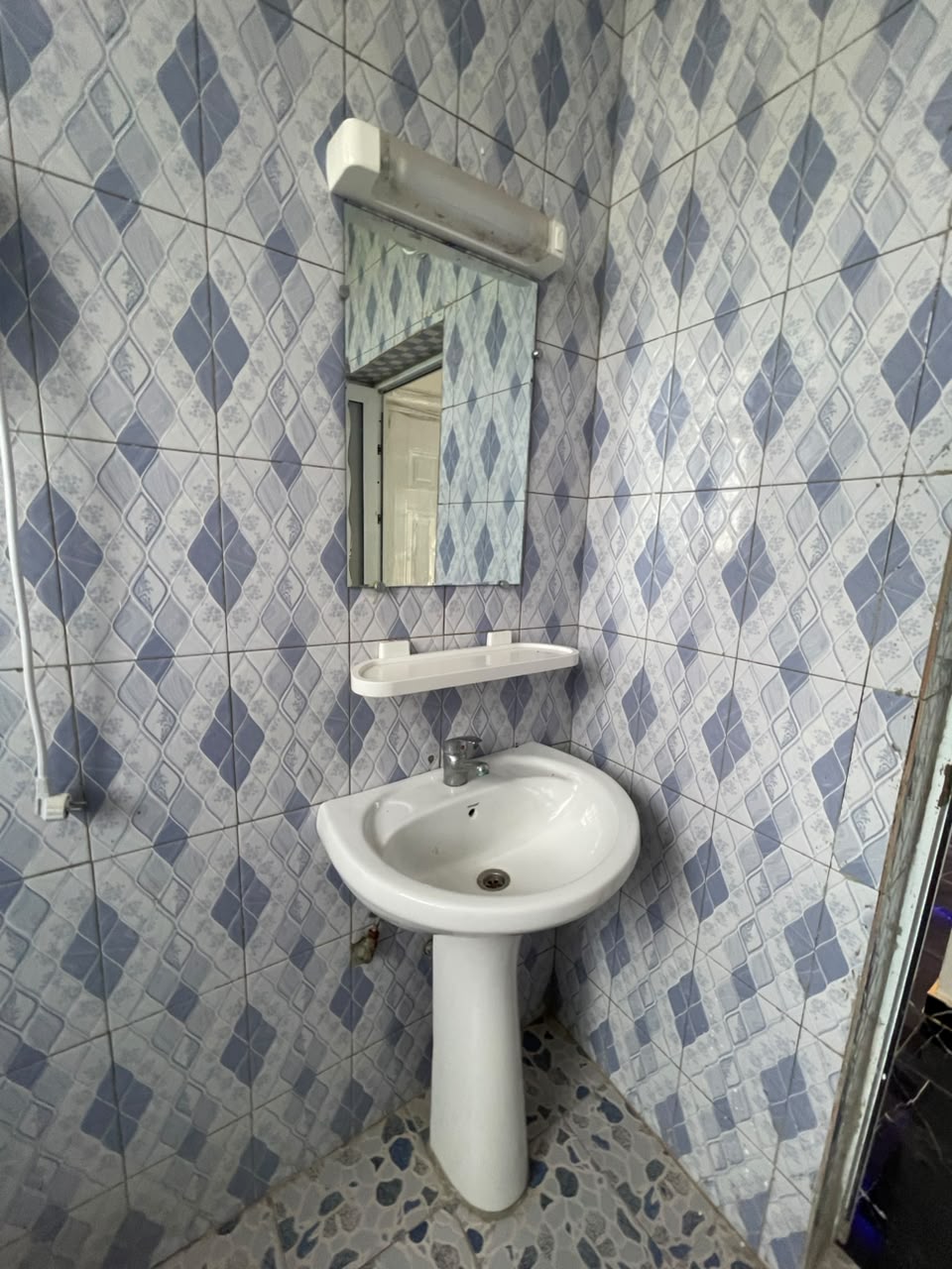 A LOUER - 3 CHAMBRE SALON MODERNE IDEALEMENT SITUEE A SANGUERA - SANYRAMA