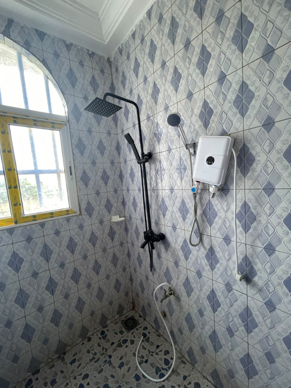 A LOUER - 3 CHAMBRE SALON MODERNE IDEALEMENT SITUEE A SANGUERA - SANYRAMA