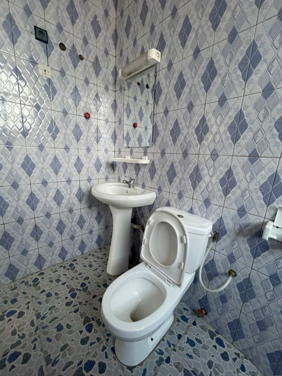 A LOUER - 3 CHAMBRE SALON MODERNE IDEALEMENT SITUEE A SANGUERA - SANYRAMA