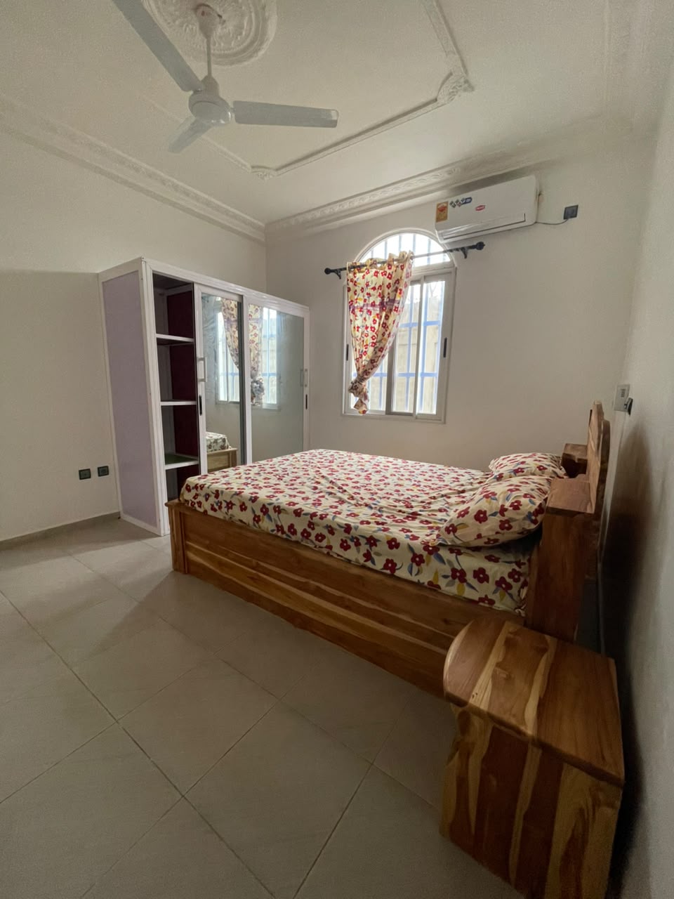 A LOUER -3 CHAMBRES SALON MODERNE BIEN MEUBLE SITUE A SANGUERA - SANYRAME