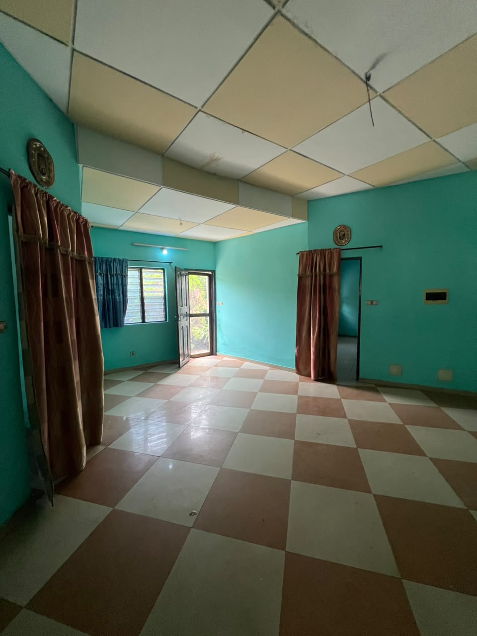 A LOUER - MAISON MODERNE IDEALEMENT SITUEE A KARA - BOHOU AKPEDA