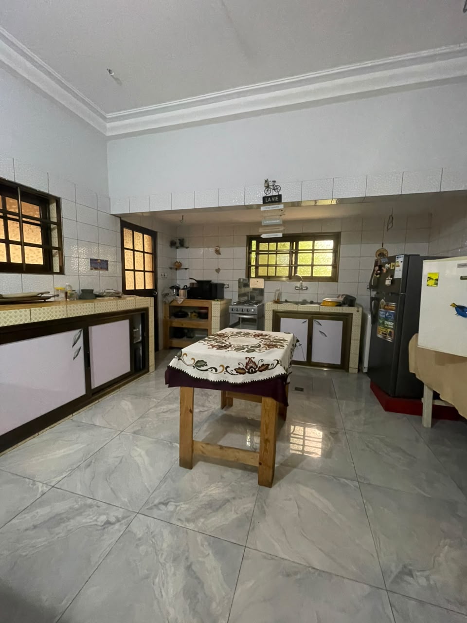 A LOUER - VILLA MODERNE IDEALEMENT SITUEE A AGBAVI