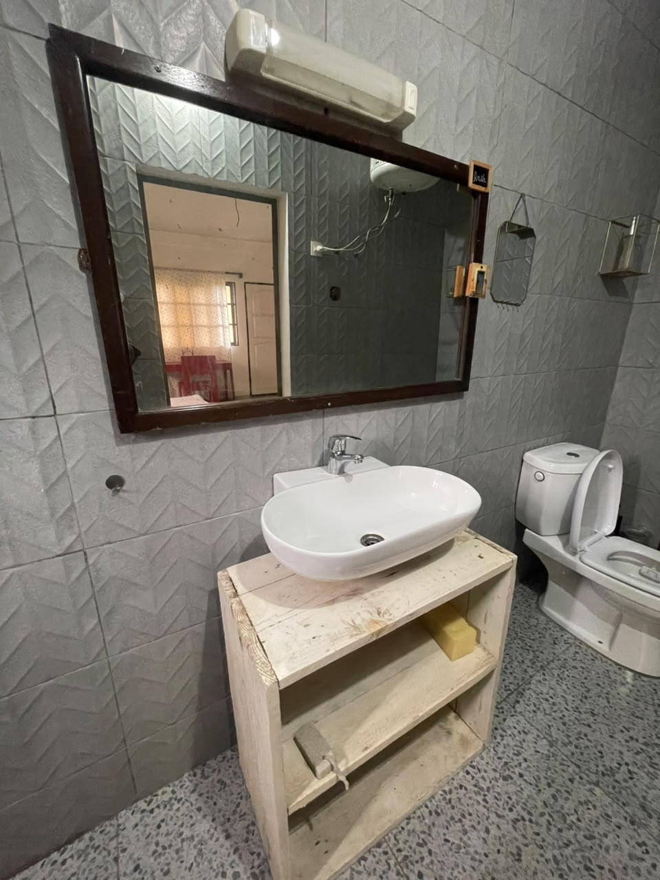 A LOUER - VILLA MODERNE IDEALEMENT SITUEE A AGBAVI