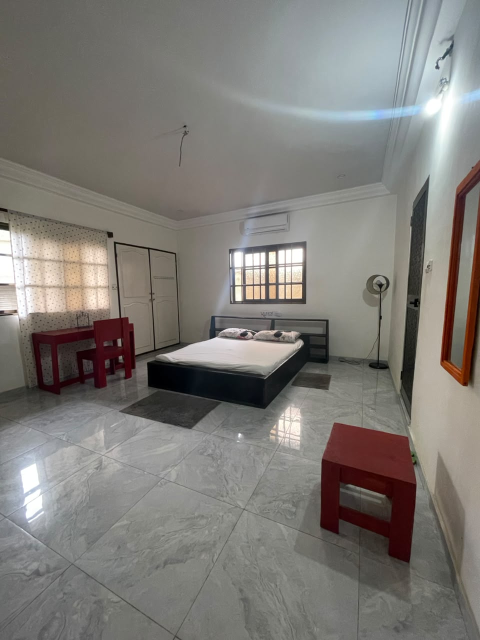 A LOUER - VILLA MODERNE IDEALEMENT SITUEE A AGBAVI