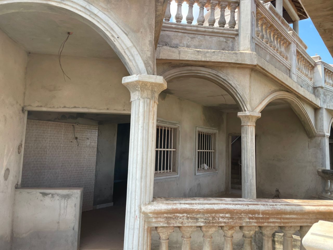 A LOUER - UNE MAISON EN COURS DE FINITION SITUE A SAGBADO