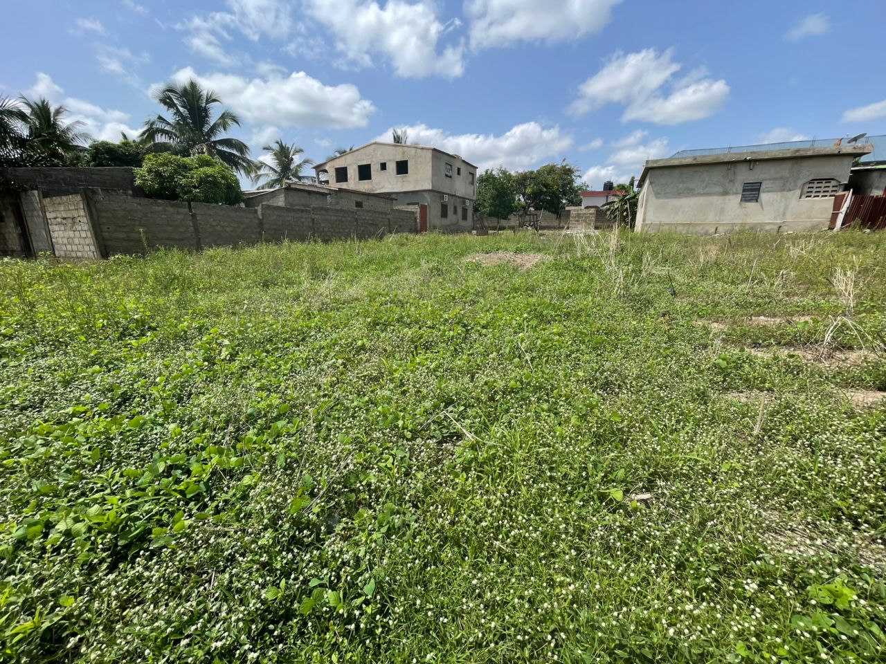 A VENDRE - TERRAIN DE 300 M² A KARA - TCHINTCHINDA