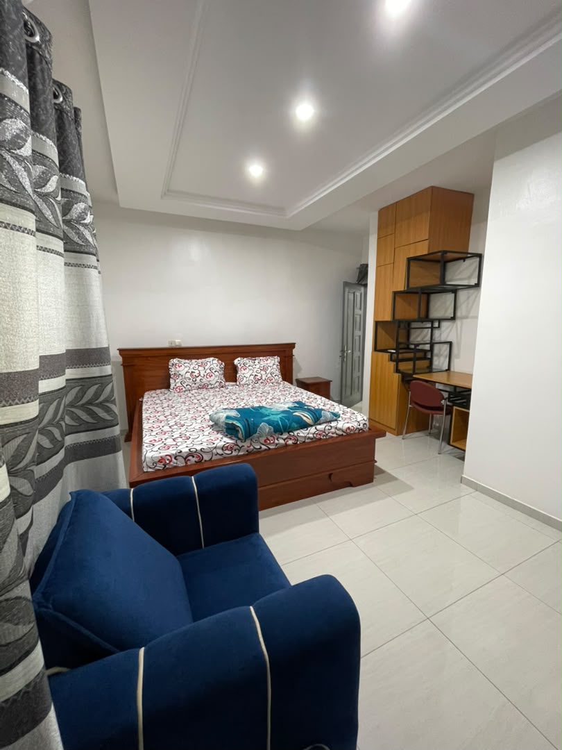 A LOUER - VILLA QUATRE CHAMBRES SALON A ADIDOGOMÉ CITE MOKPOKPO