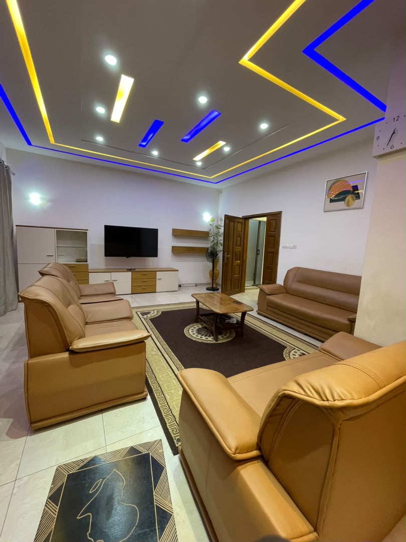 A LOUER - VILLA QUATRE CHAMBRES SALON A ADIDOGOMÉ CITE MOKPOKPO