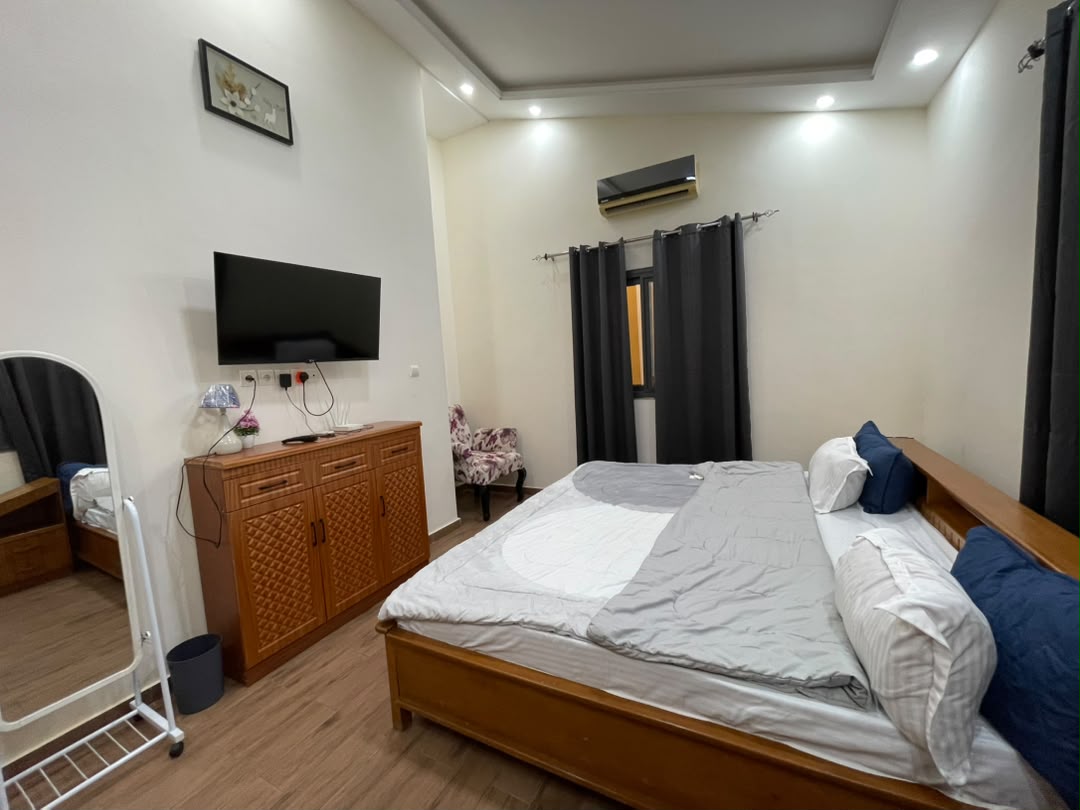A LOUER - VILLA QUATRE CHAMBRES SALON A ADIDOGOMÉ CITE MOKPOKPO