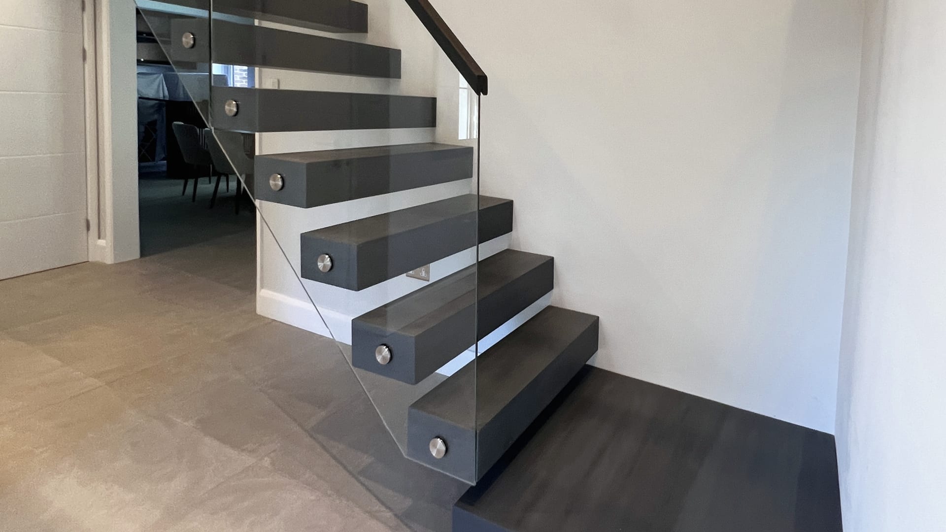 Paul — finished floating / cantilever staircase by CAworks