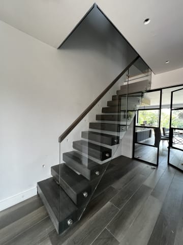 Floating · quarter turn — staircase or glass install by CAworks