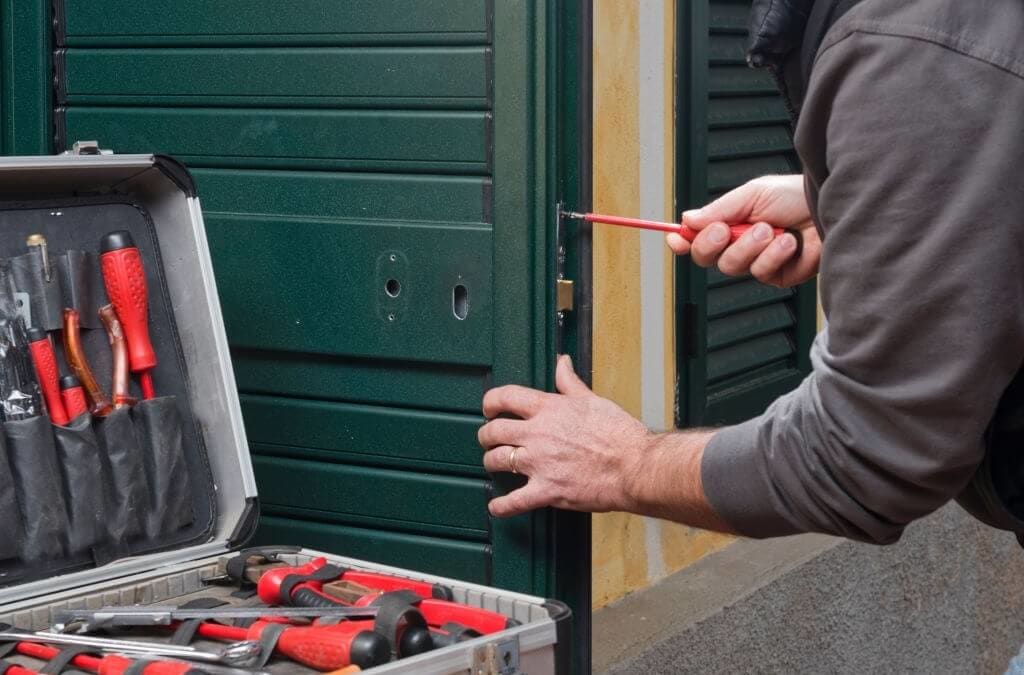 Why should I use a professional locksmith company?