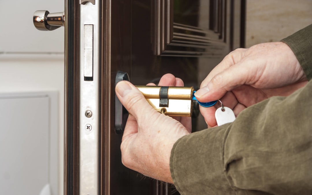 What’s the Difference Between Single Cylinder vs Double Cylinder Locks?
