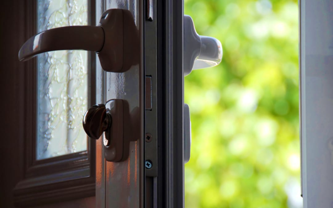 10 Signs That Your Door Lock Is Broken Or Malfunctioning