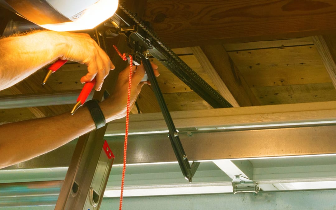 The Dos and Don’ts of Replacing A Garage Door Panel