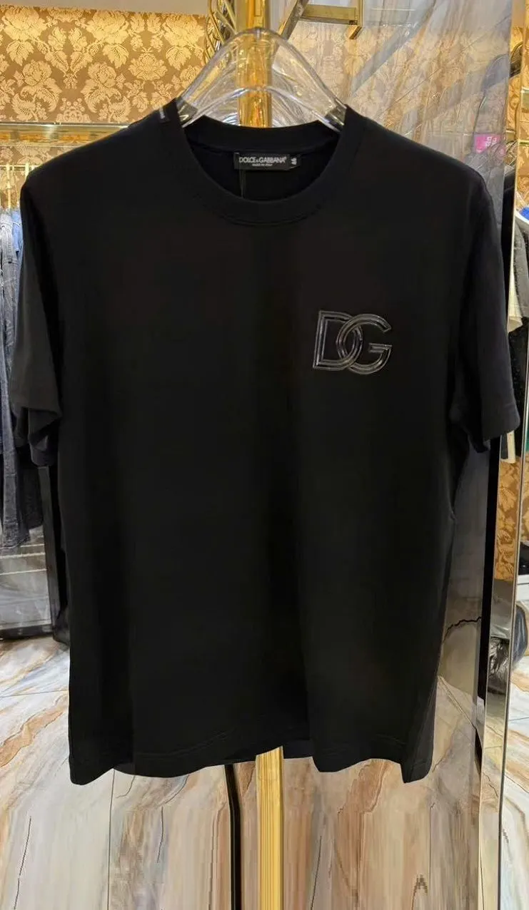 Áo phông màu đen Dolce Gabbana áo phông DG nam mã 32 nam sang trọng Áo phông màu đen Dolce Gabbana áo phông DG nam mã 32 nam sang trọng