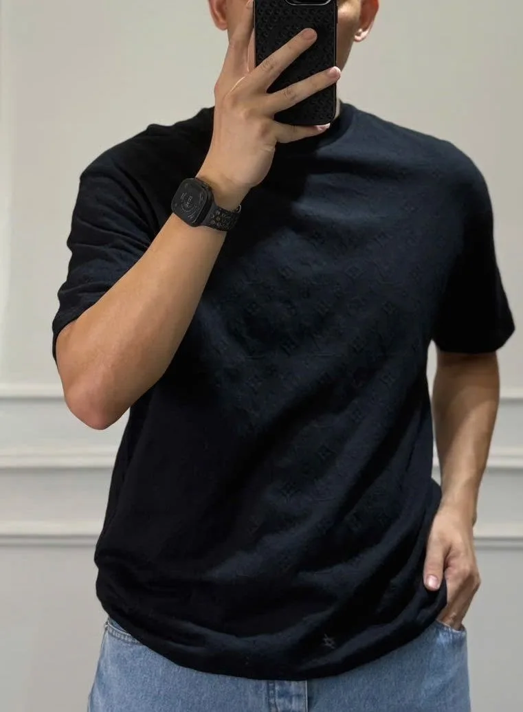 Áo phông LV đen cực phẩm mã 1 cho nam đánh giá cực kỳ tốt màu đen Áo phông LV đen cực phẩm mã 1 cho nam đánh giá cực kỳ tốt màu đen