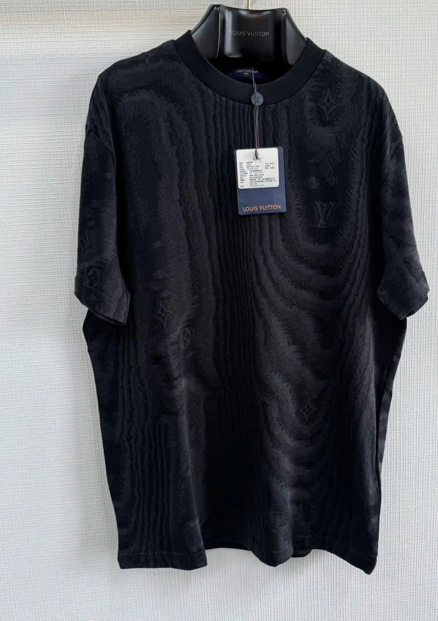 Áo Louis Vuitton đen phông nam mã 14 tuyệt hảo xịn thời thượng