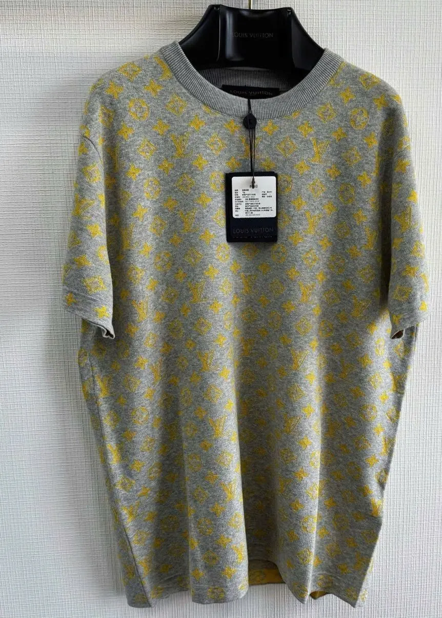 Áo phông nam màu ghi xám Louis Vuitton mã 3 sang trọng ấn tượng