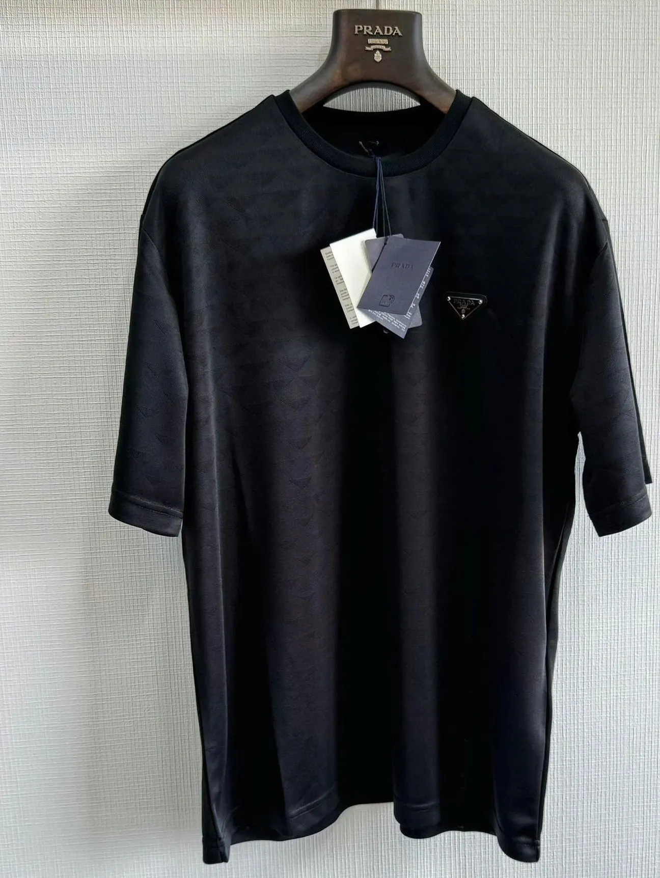 Áo thun phông Prada nam màu đen mã 2 like authentic hoàn hảo xịn