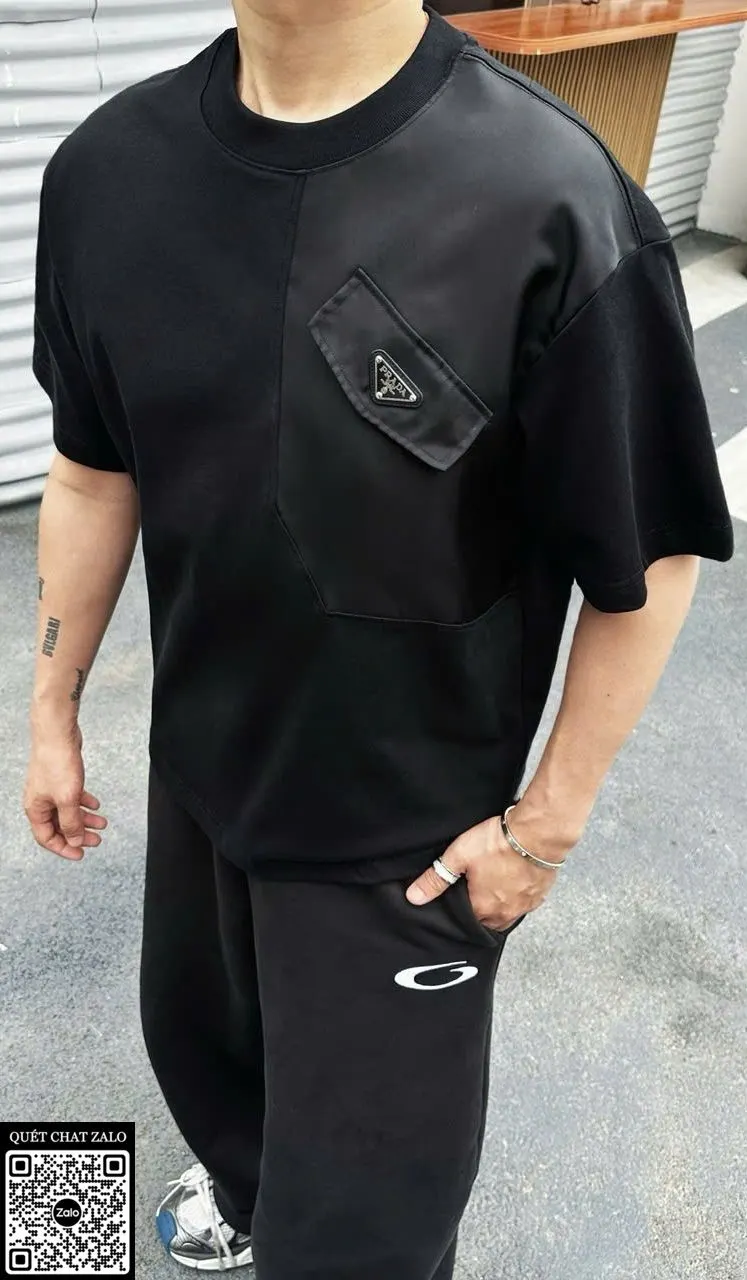 Áo phông nam màu đen Prada mã 3 siêu phẩm đỉnh cao thần thái