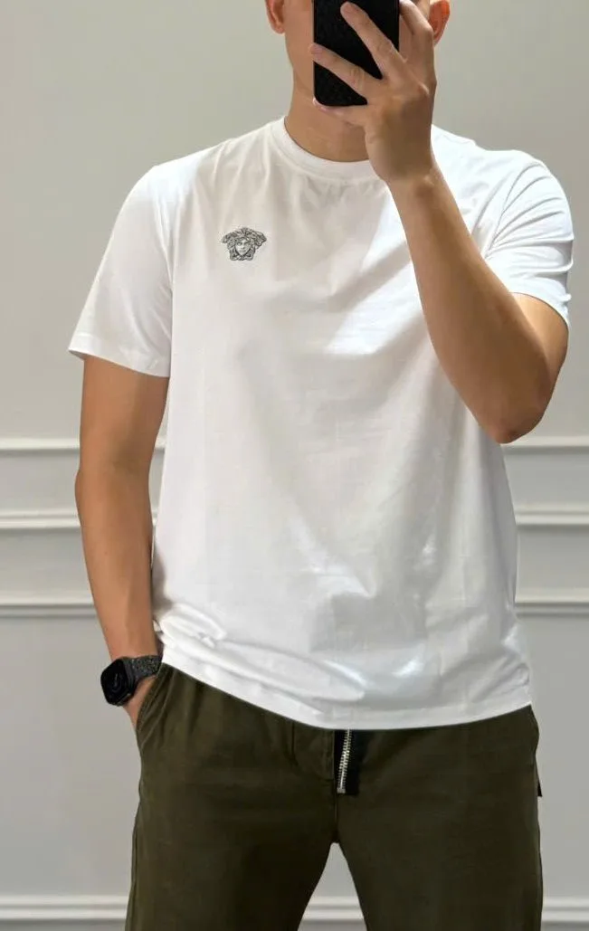 Áo phông nam màu trắng Versace cao cấp mê mẩn mã 4 thiết kế tinh tế