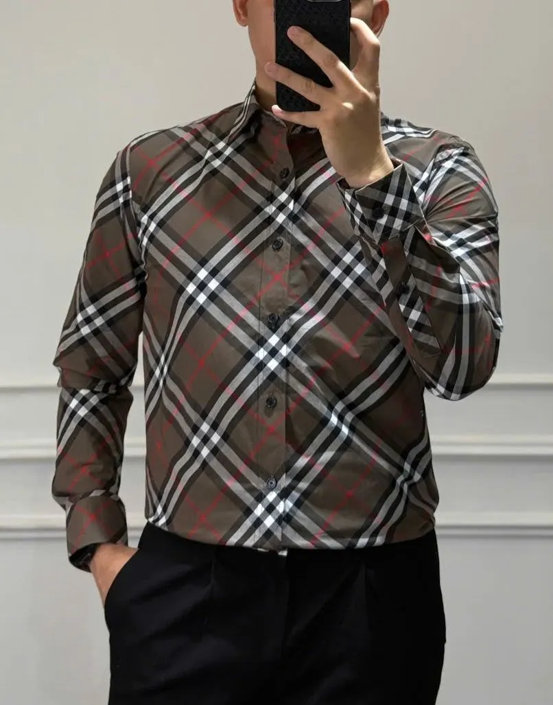 Sơ mi kẻ Burberry nam màu nâu caro tay dài mã 3 thời thượng đỉnh cao Sơ mi kẻ Burberry nam màu nâu caro tay dài mã 3 thời thượng đỉnh cao