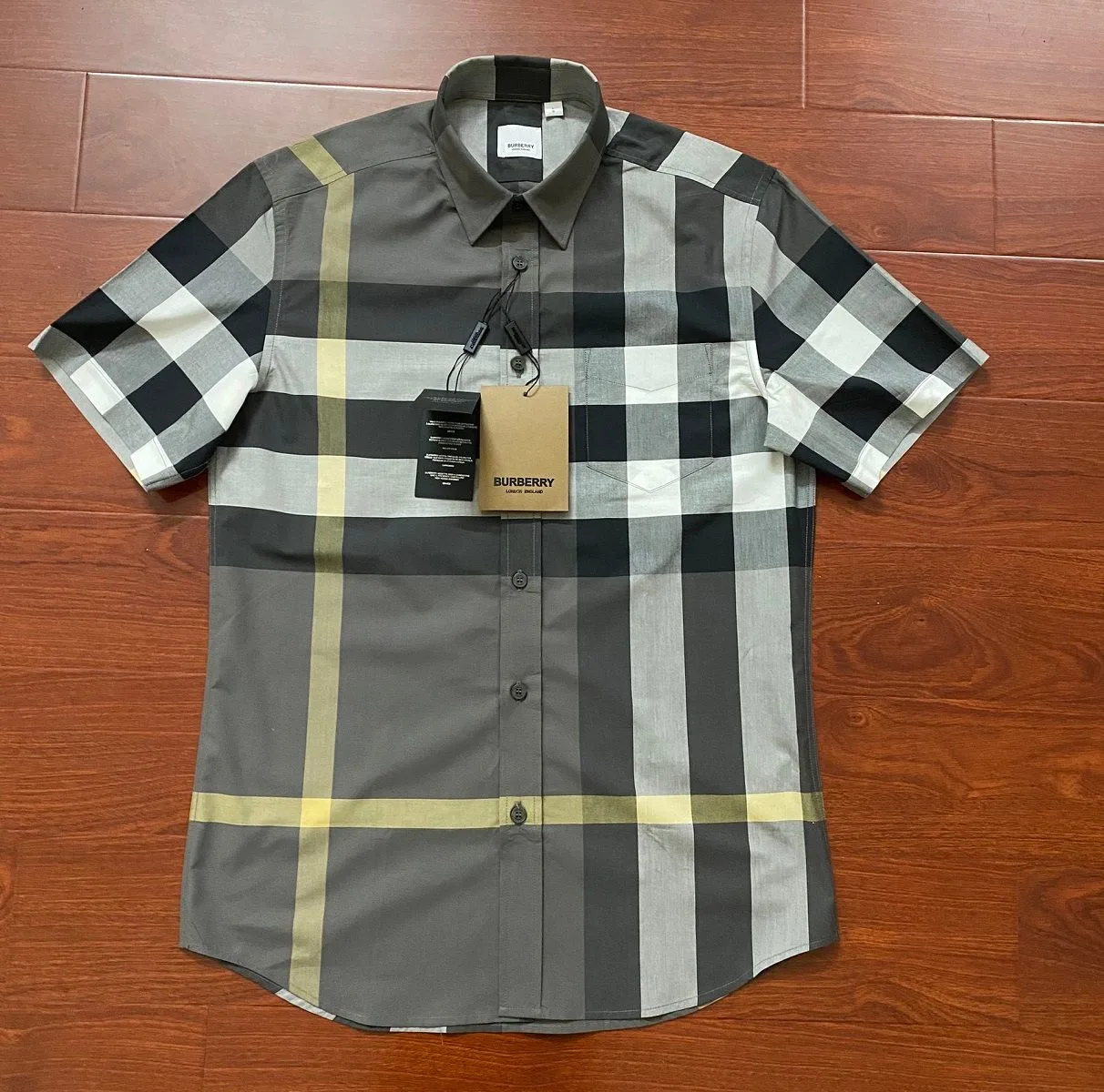 Áo sơ mi caro Burberry nam xám tay ngắn kẻ sọc mã 16 hút mắt