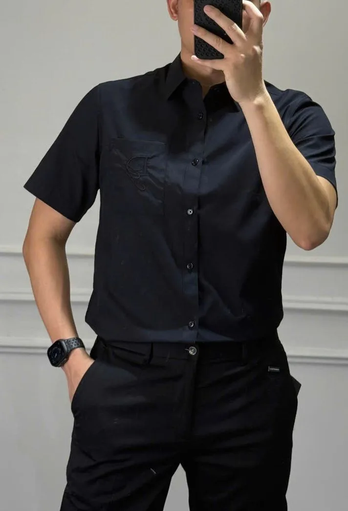 Áo sơ mi Dolce đen tay ngắn nam mã 8 phong thái cuốn hút lịch lãm Áo sơ mi Dolce đen tay ngắn nam mã 8 phong thái cuốn hút lịch lãm