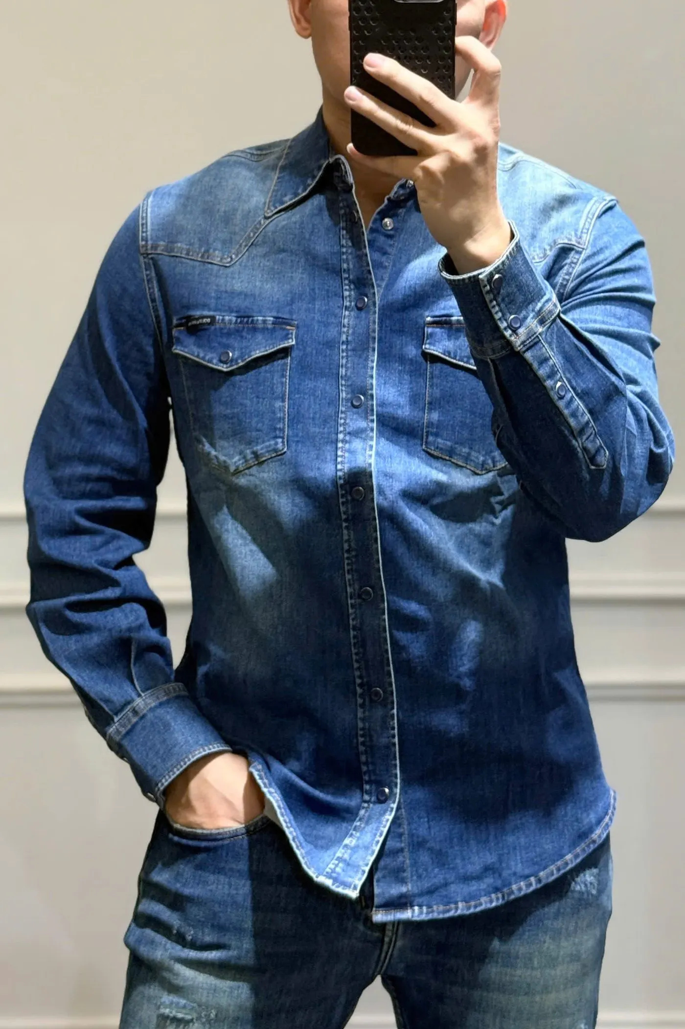 Áo sơ mi nam màu xanh Dsquared2 tay dài jean thanh lịch mã 3 Áo sơ mi nam màu xanh Dsquared2 tay dài jean thanh lịch mã 3