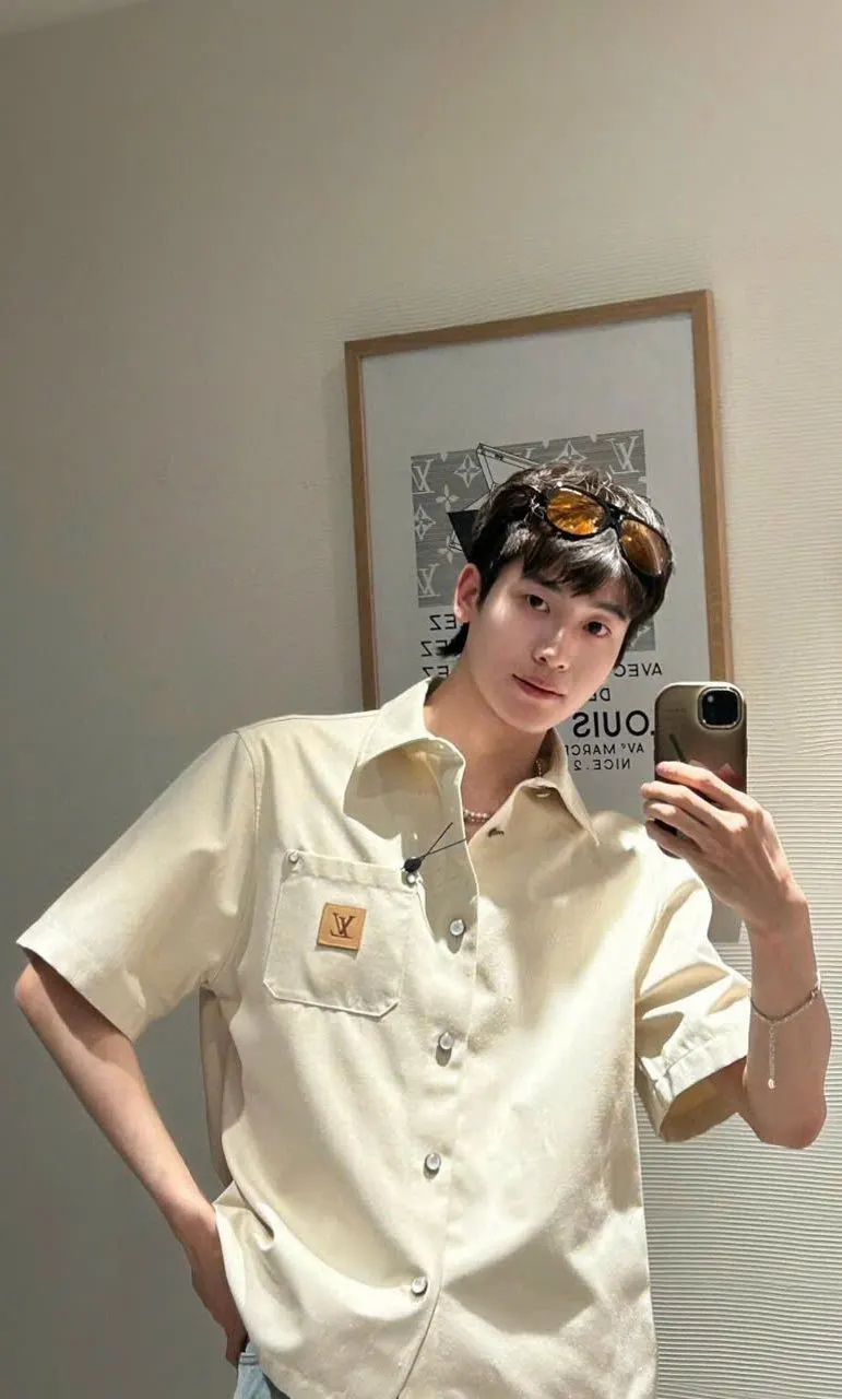 Sơ mi nam LV Louis Vuitton tay ngắn vàng hàng xịn sò mã 2 thời thượng