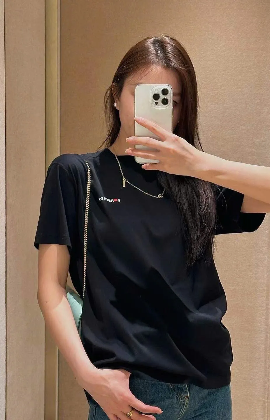 Áo phông Burberry đen mã 1 nam nữ cổ tròn Vip Like Authentic nhã nhặn Áo phông Burberry đen mã 1 nam nữ cổ tròn Vip Like Authentic nhã nhặn