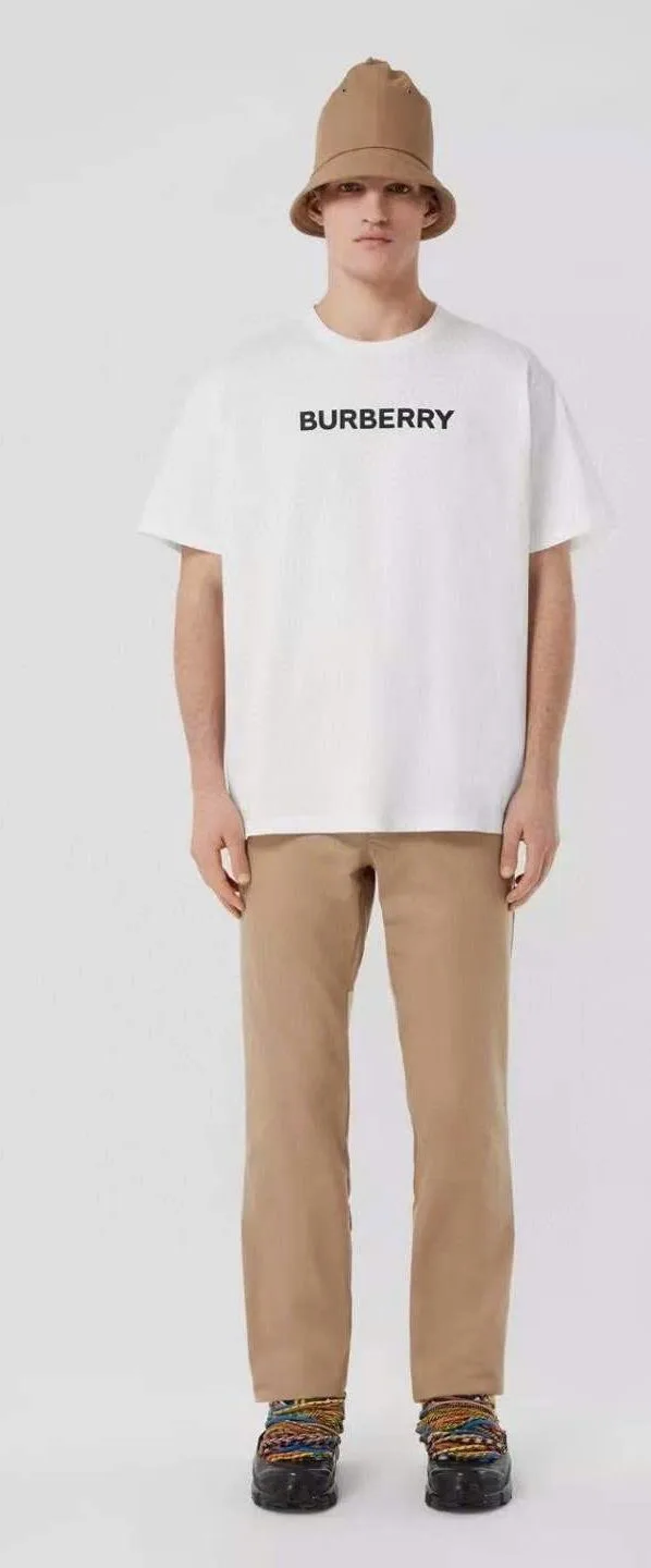 Áo thun phông nam nữ top quality áo Burberry trắng mã 2 cổ tròn Áo thun phông nam nữ top quality áo Burberry trắng mã 2 cổ tròn