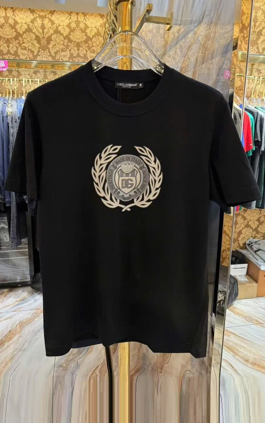 Áo thun phông ao phong den nam mã 31 Dolce Gabbana cổ tròn nam nữ Áo thun phông ao phong den nam mã 31 Dolce Gabbana cổ tròn nam nữ