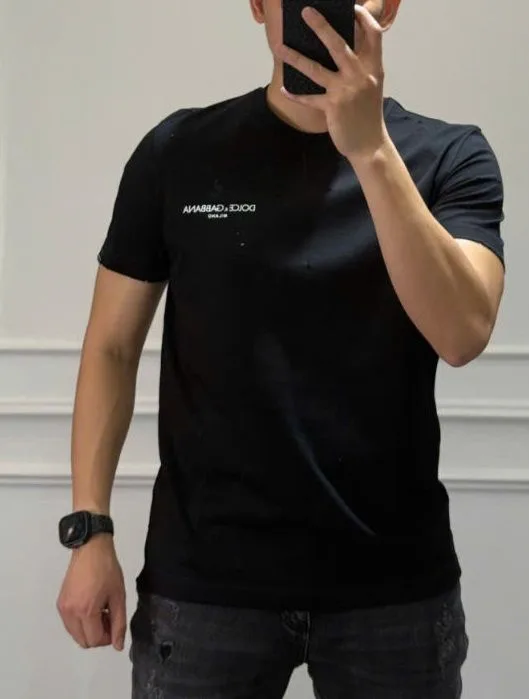Áo thun đen cổ tròn Dolce Gabbana mã 37 phong cách riêng hạng cao cấp Áo thun đen cổ tròn Dolce Gabbana mã 37 phong cách riêng hạng cao cấp