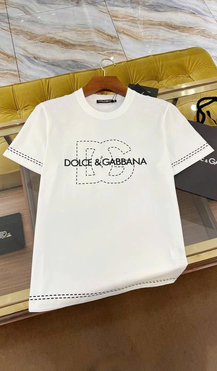 Áo thun Dolce Gabbana nam trắng mã 2 cổ tròn sang chảnh thời thượng mới mẻ Áo thun Dolce Gabbana nam trắng mã 2 cổ tròn sang chảnh thời thượng mới mẻ