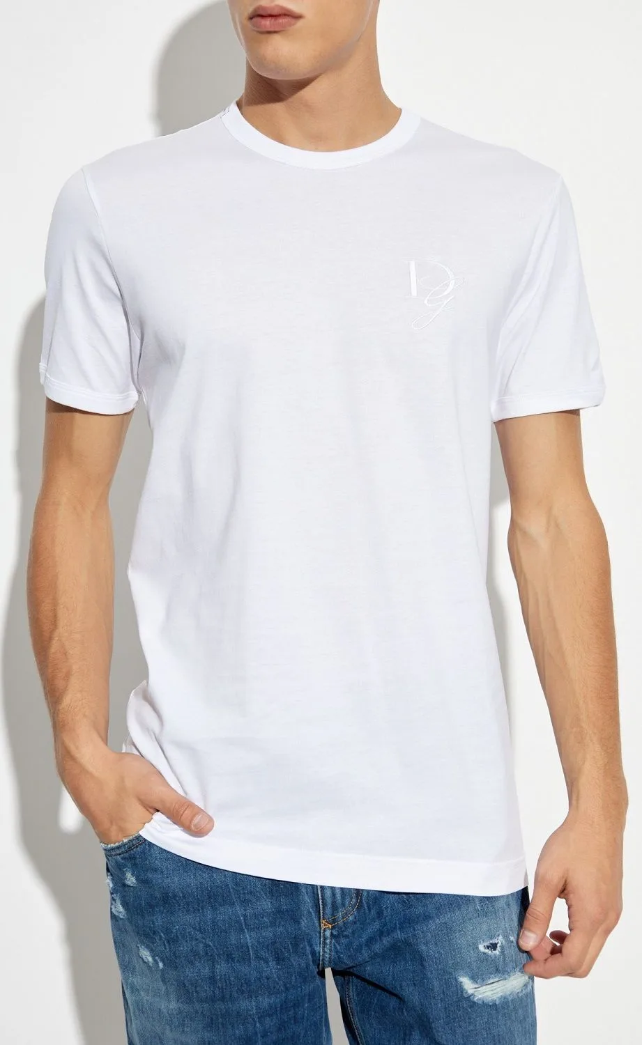 Áo phông nam trắng đẹp Dolce Gabbana cổ tròn mã 31b thời thượng Áo phông nam trắng đẹp Dolce Gabbana cổ tròn mã 31b thời thượng