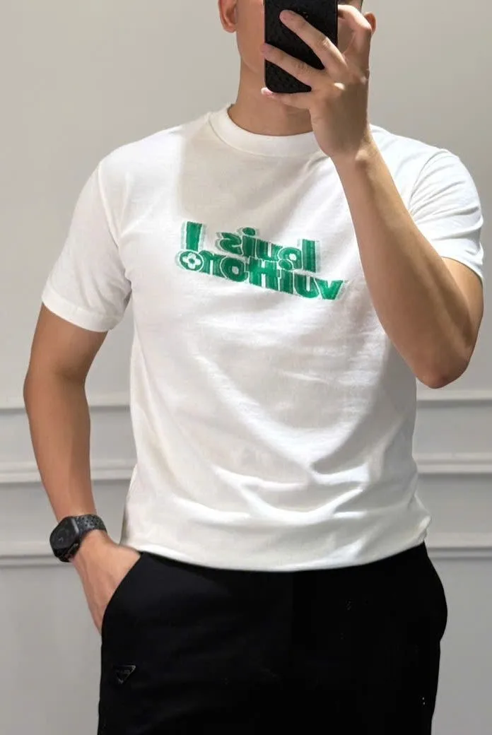 Áo Louis Vuitton trang áo phông cổ tròn nam nữ mã 12 hoàn hảo Áo Louis Vuitton trang áo phông cổ tròn nam nữ mã 12 hoàn hảo