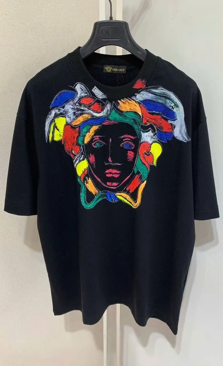 Áo phông Versace nam đen mã 6 cổ tròn phong cách thời thượng Vip Like Authentic Áo phông Versace nam đen mã 6 cổ tròn phong cách thời thượng Vip Like Authentic