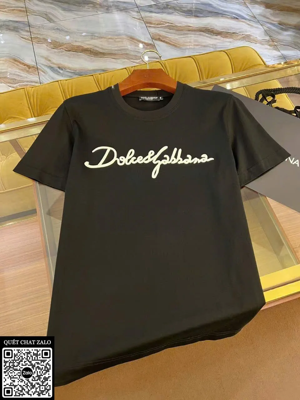 Áo phông nam màu đen Dolce Gabbana mã 28 hàng độc quyền phù hợp Áo phông nam màu đen Dolce Gabbana mã 28 hàng độc quyền phù hợp