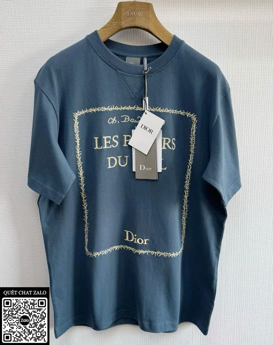 Áo phông nam màu xanh Dior hình thêu null phong cách sang trẻ đẹp Áo phông nam màu xanh Dior hình thêu null phong cách sang trẻ đẹp