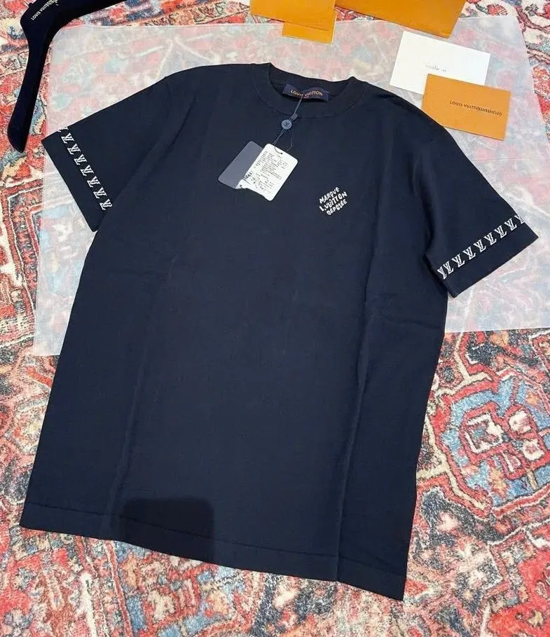 Áo thun LV nam đen mã 9 cao cấp phong cách độc lạ cho nam tính
