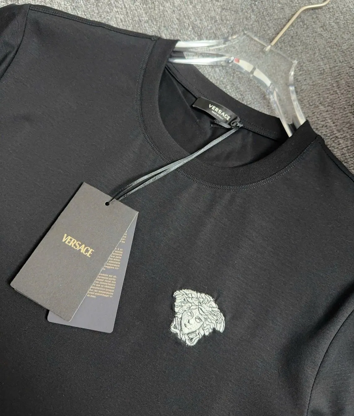 Áo phông nam màu đen Versace mã 2 cao cấp form chuẩn thiết kế tinh tế