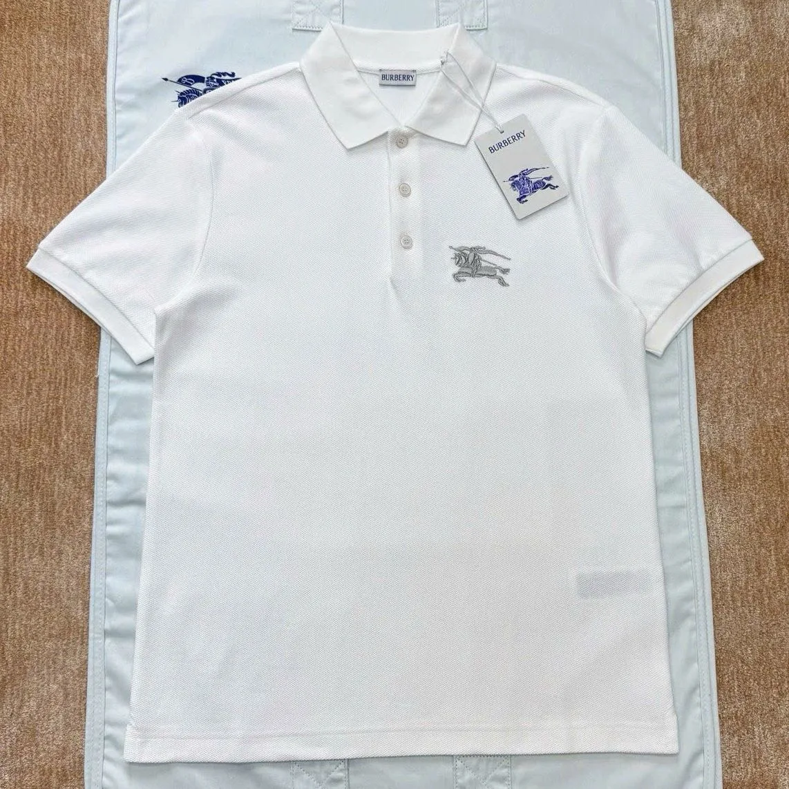 Áo polo nam màu trắng BBR mã 11 Burberry thượng hạng đẳng cấp thật Áo polo nam màu trắng BBR mã 11 Burberry thượng hạng đẳng cấp thật