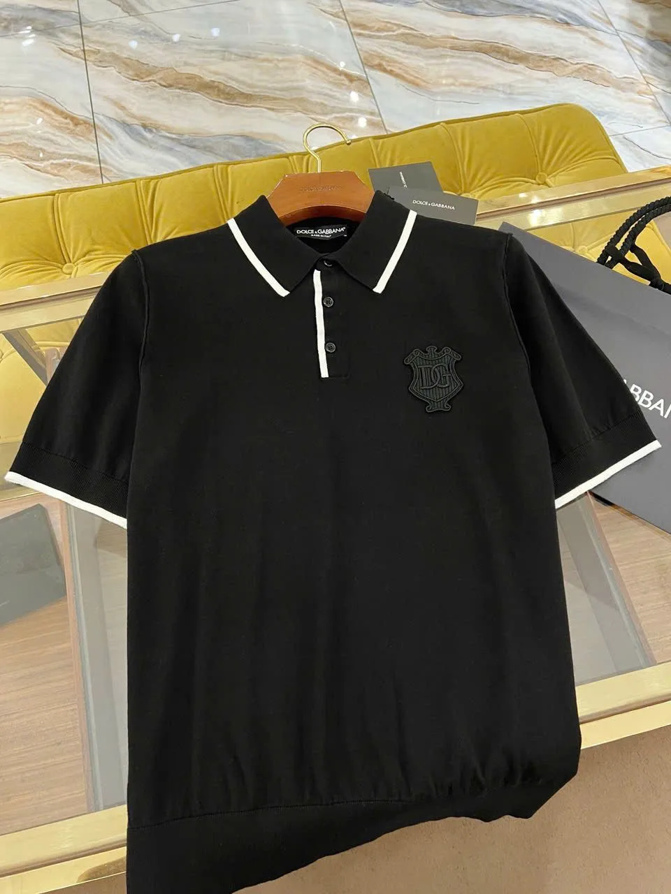 Áo polo nam màu đen Dolce Gabbana mã 1b xịn xò chất lượng tốt Áo polo nam màu đen Dolce Gabbana mã 1b xịn xò chất lượng tốt