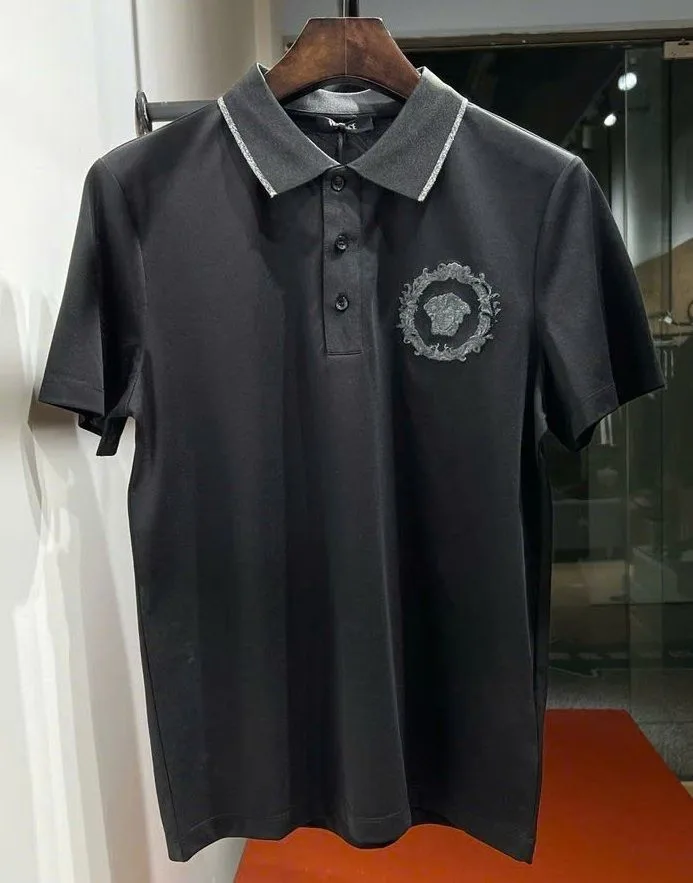 Áo polo nam màu đen Versace mã 1 hàng khan hiếm chất lượng tốt