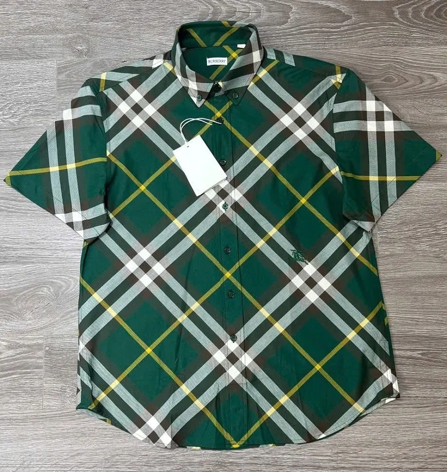 Áo sơ mi kẻ BBR Burberry xanh caro tay ngắn nam mã 1 men lì sang trọng Áo sơ mi kẻ BBR Burberry xanh caro tay ngắn nam mã 1 men lì sang trọng