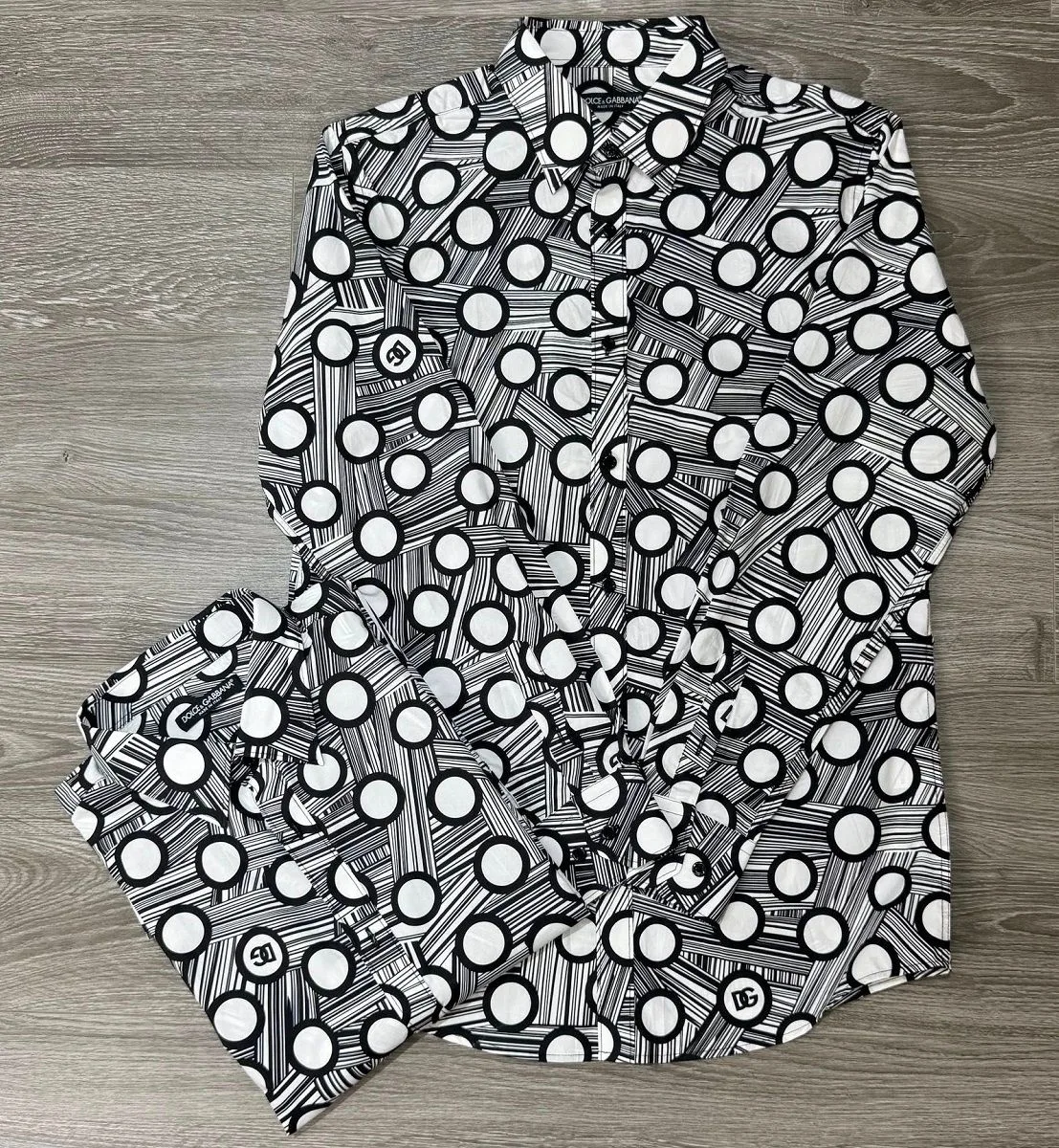 Áo sơ mi nam màu đen Dolce Gabbana tay dài mã 1 lịch lãm nhã nhặn Áo sơ mi nam màu đen Dolce Gabbana tay dài mã 1 lịch lãm nhã nhặn