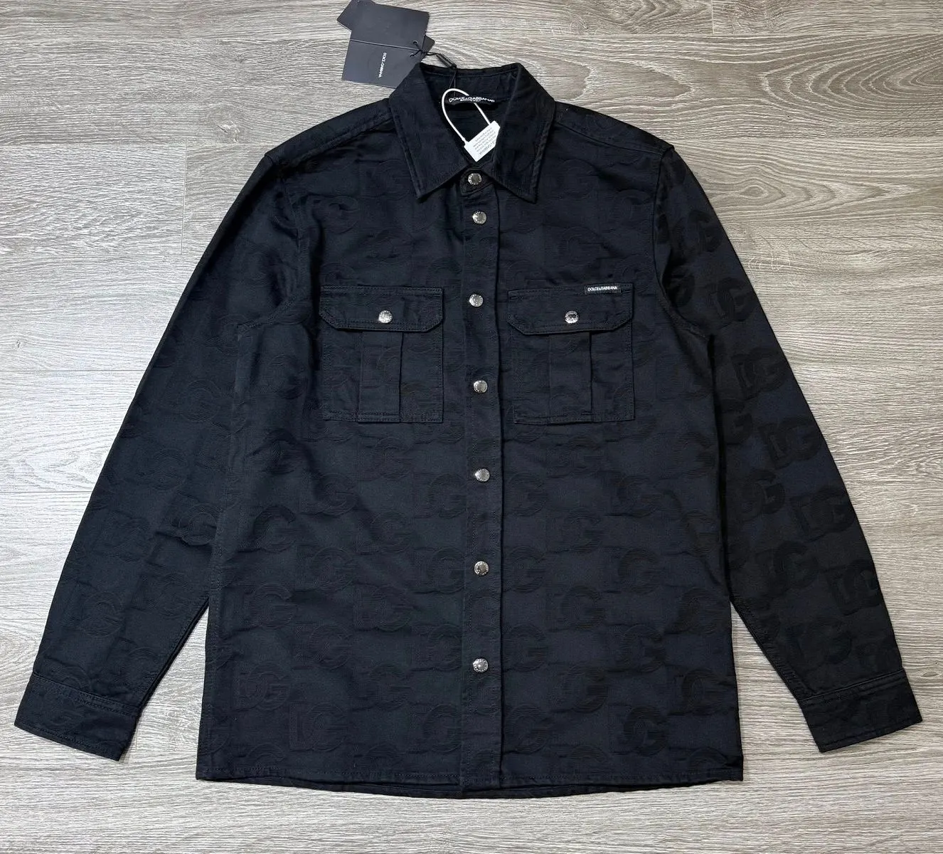 Áo sơ mi nam DG tay dài màu đen mã 2 sang trọng chất lượng tốt Áo sơ mi nam DG tay dài màu đen mã 2 sang trọng chất lượng tốt