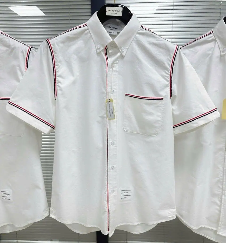 Áo Thom Browne sơ mi trắng tay ngắn nam mã 1b deluxe yêu luôn